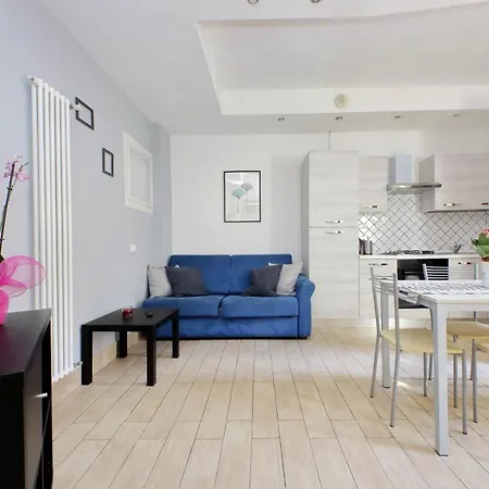 Cozy Vatican Flat With Courtyard-2
